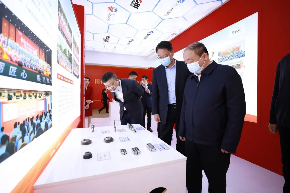 陕西省委常委、组织部长张广智莅临秦川集团展位